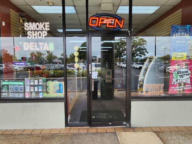 Bald Guy Smoke Shop 2 in Orlando