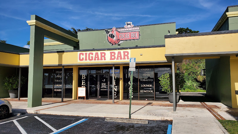 Black Dog Cigar Bar in Stuart
