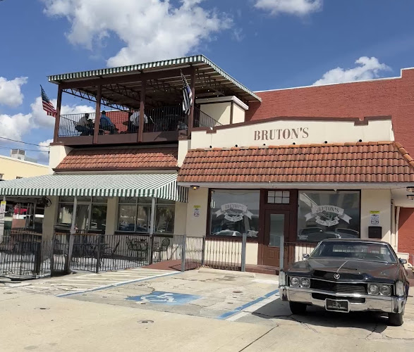 Bruton's Cigar Shop in Plant City