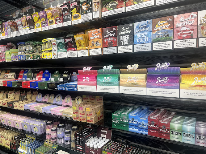 Calle 7 Smoke Shop in Miami