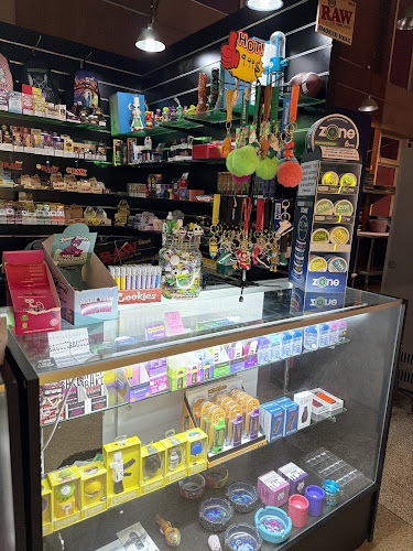 Cloud up smoke shop in Miami Beach