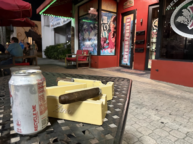Cuenca Cigars in Hollywood