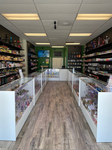 DJ Smoke Shop in St. Petersburg