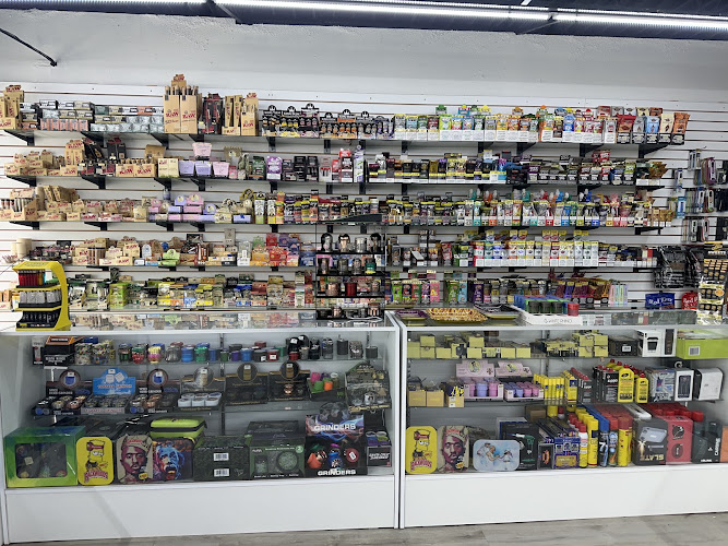 Dj Smoke Shop in Tampa
