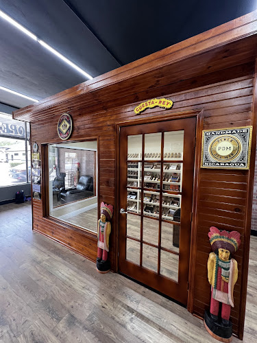 El Cigarro Smoke Shop in Orlando
