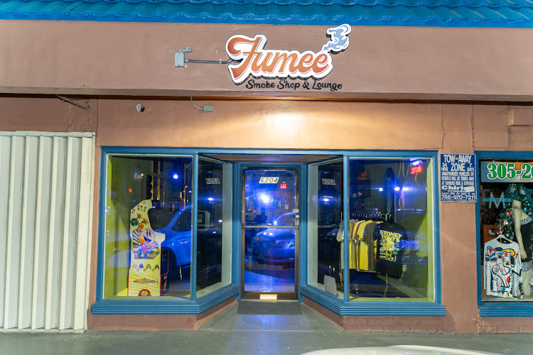 Fumee Smokeshop & Lounge in West Miami
