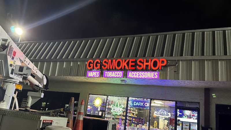 GG Smoke Shop in Hollywood