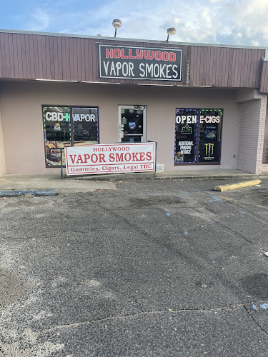 Hollywood Vapor Smokes in Milton