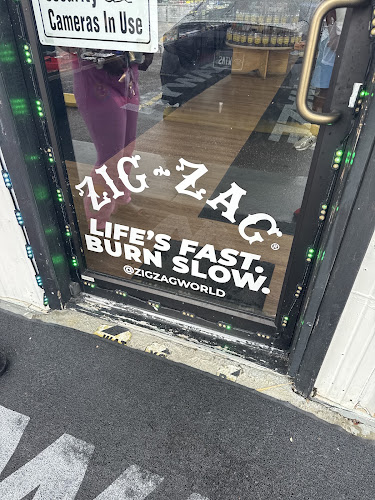 HYWAZE Smoke Shop in Tampa