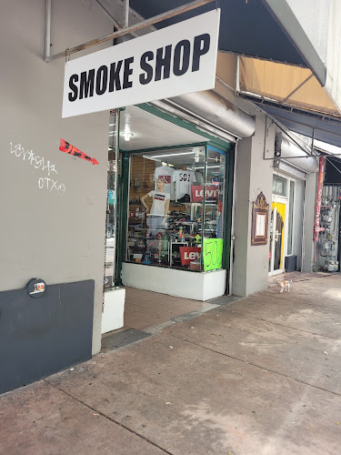 J & J Smoke and Sports in Miami