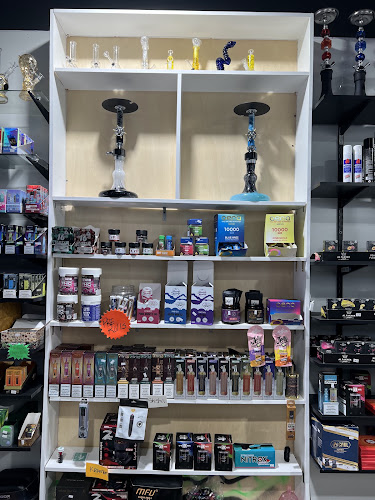 K G Vibe Smoke Shop in Miami