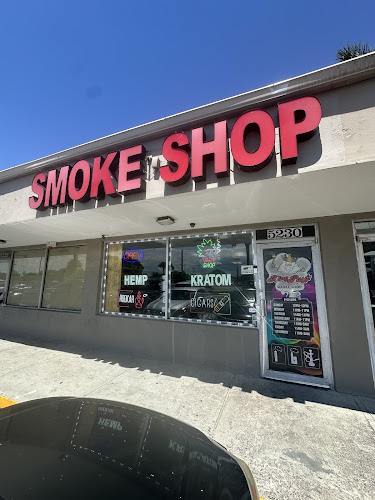 King Puffs Smoke Shop in Davie