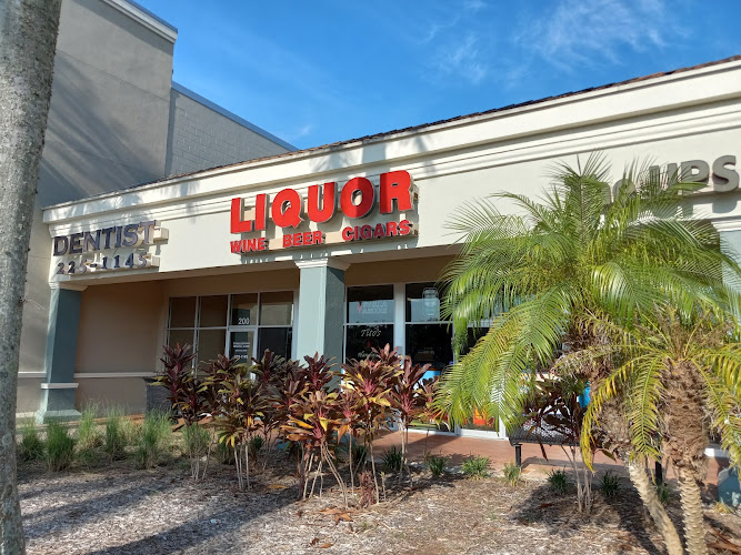 Liquor Wine & Smoke Shop at Fiddlesticks in Fort Myers
