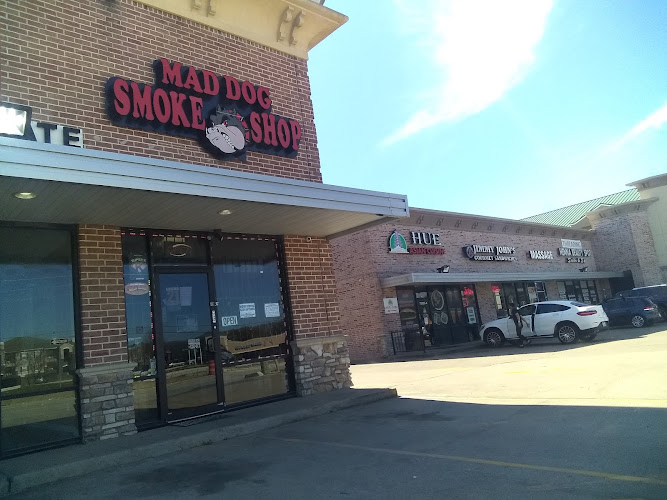 Mad Dog Smoke Shop 1960/Wortham in Houston