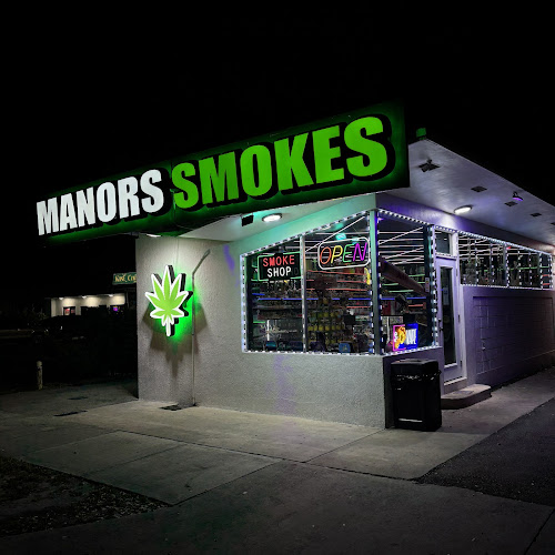 Manors smokes in Fort Lauderdale