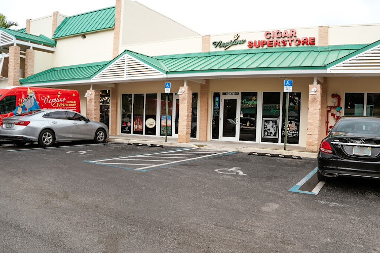 Miami Cigar Shop - Neptune Cigars in Pinecrest