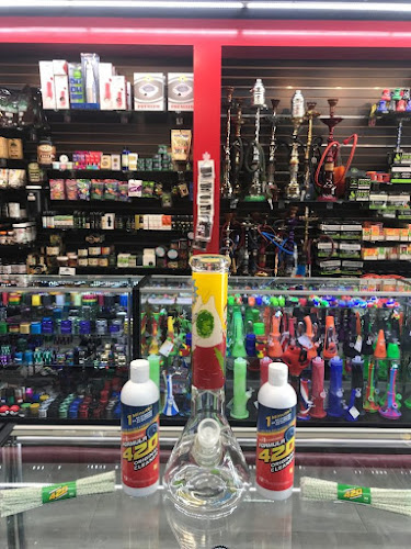 Pineapple Xpress Smoke Shop in Houston