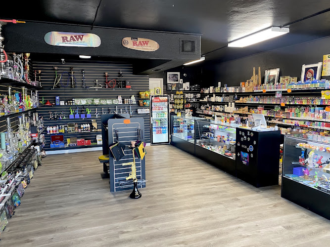 Pipes & Things Smoke Shop in Pinellas Park