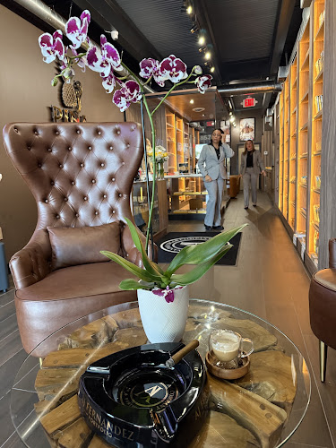 Piña Cigar in Miami