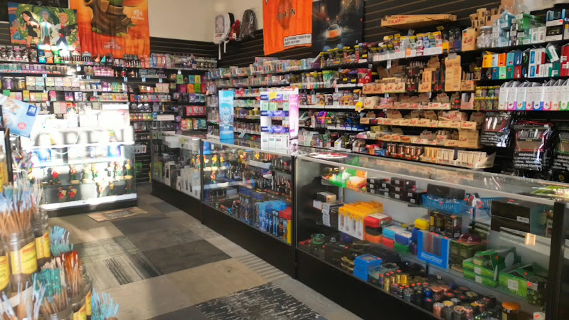 Puff and stuff smoke shop in Cape Coral