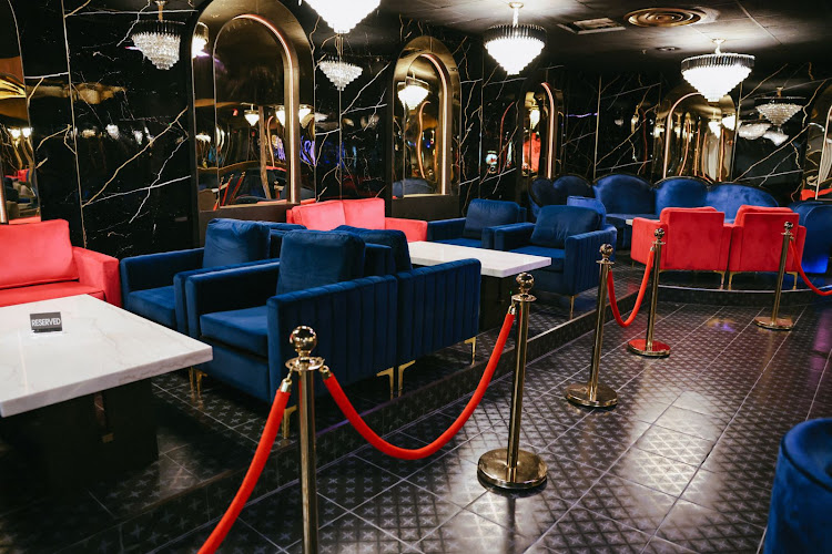 Royal Palace Restaurant & Lounge in Addison