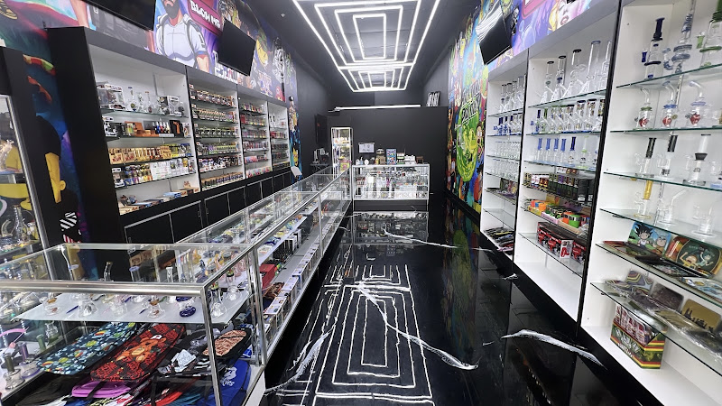 Royal smokers, Blow Me in North Miami Beach