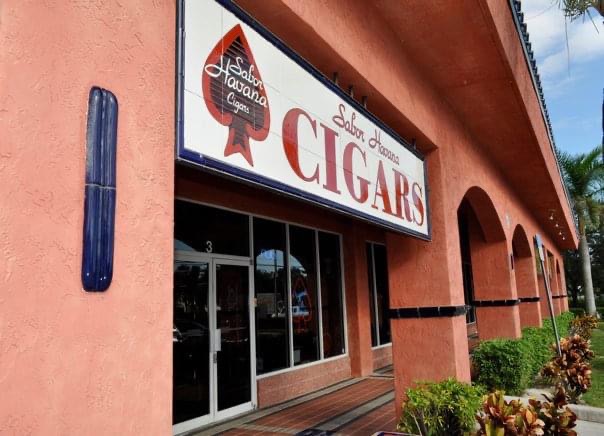 Sabor Havana Cigars Cocktail Lounge in Miami