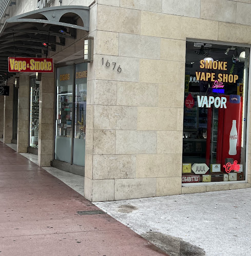 Smoke and Vape Shop Collins in Miami Beach