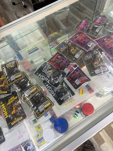 Smoke N Muncheez Labb in Hollywood