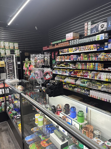 Smokeys Outlet Smoke Shop in Lakeland