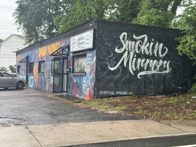 Smokin Mirrors Smoke Shop in Atlanta