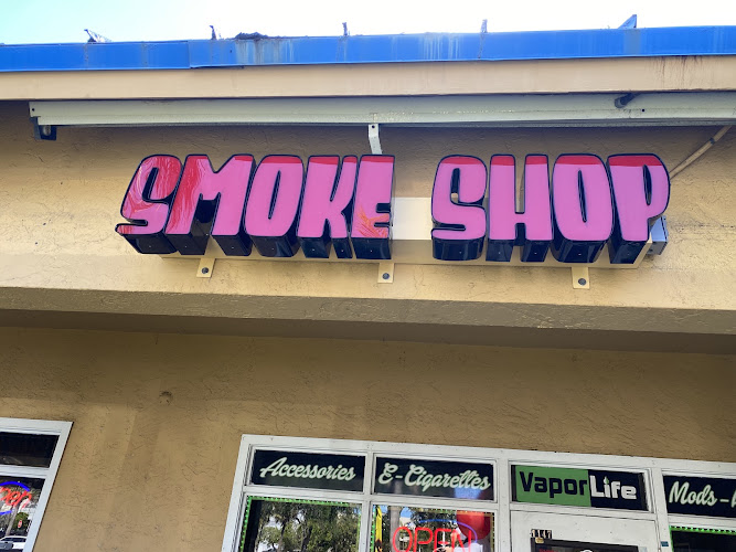 Snoopy's smoke shop in Fort Lauderdale