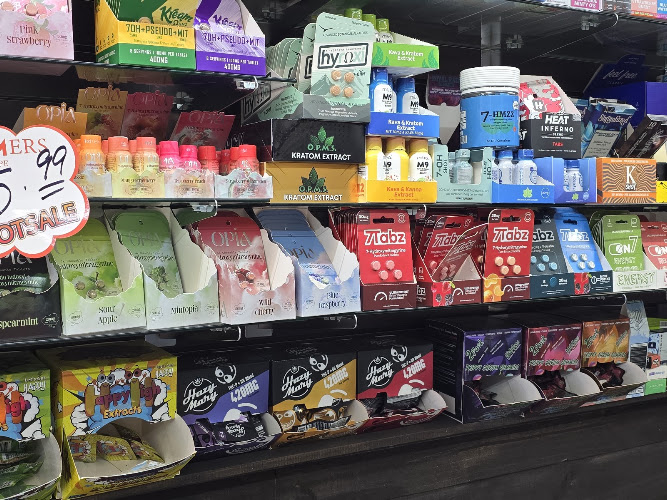 Storm smoke shop in Largo