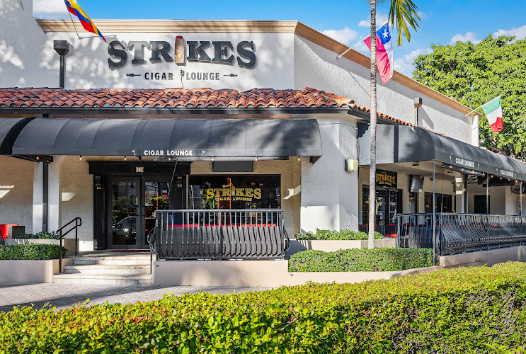 Strikes Cigar Lounge in Boca Raton