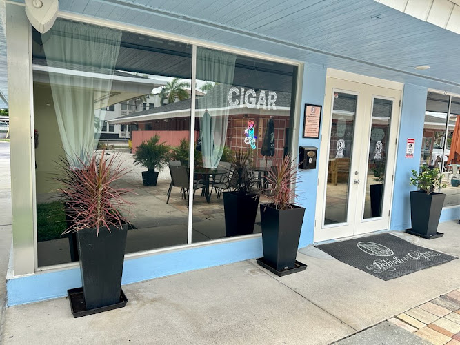 The World Famous Cigar Lounge in Fort Myers