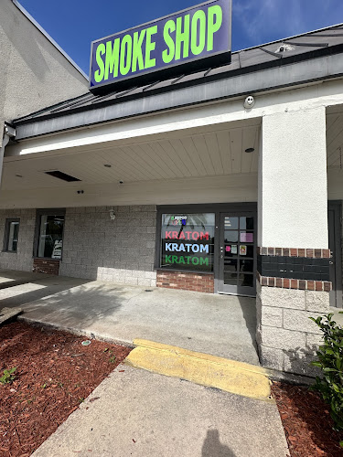 US 41 smoke shop in North Fort Myers