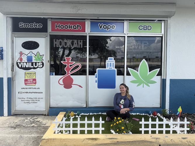 Vape & Smoke Shop Vinilus in Miami